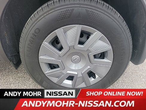 Used 2025 Nissan Kicks S image 11