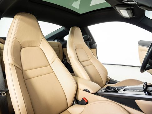Certified 2021 Porsche 911 Carrera RWD image 17