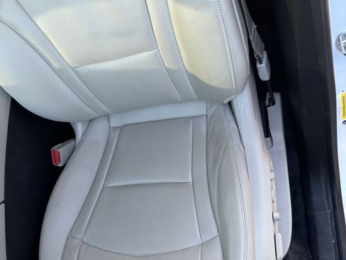 Used 2020 Buick Enclave Premium w/ Sun and Sites Package FWD image 10