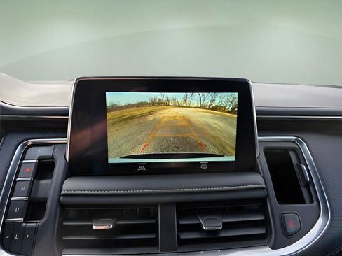 Used 2023 Chevrolet Suburban Premier AWD/4WD image 27