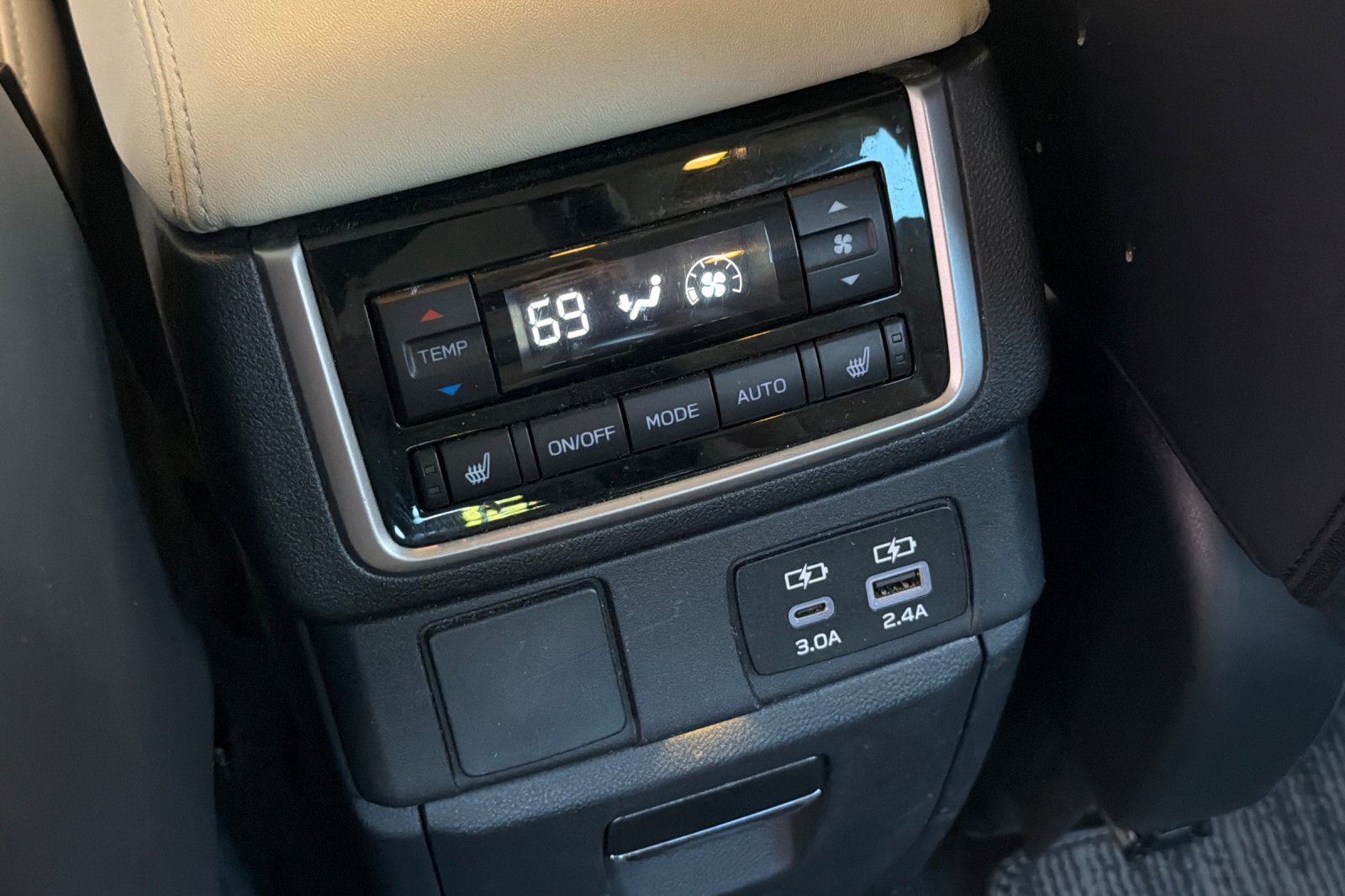Used 2023 Subaru Ascent Limited AWD/4WD image 17