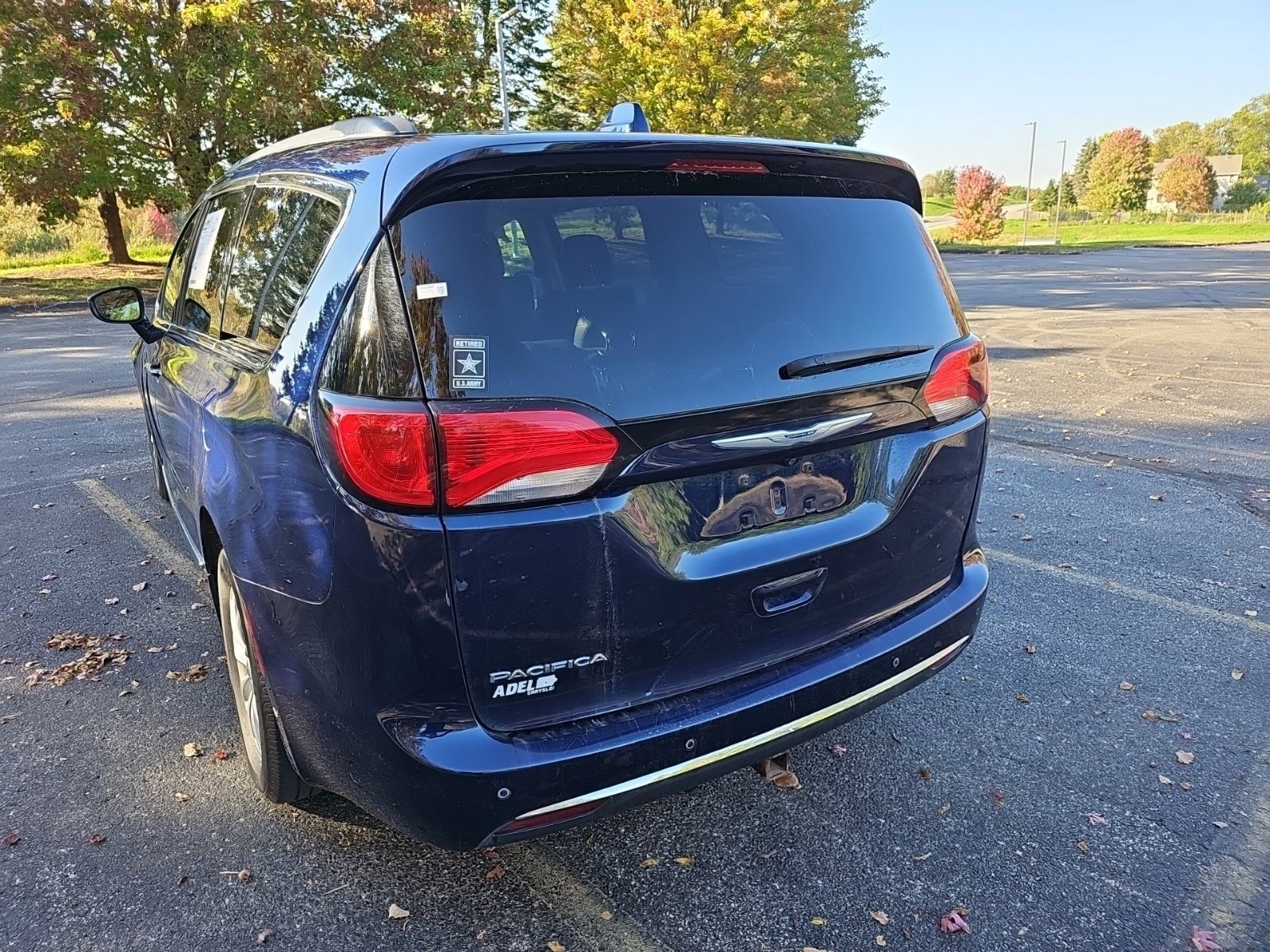 Used 2017 Chrysler Pacifica Touring-L FWD image 3