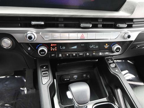 Used 2024 Kia Telluride EX X-Line AWD/4WD image 18