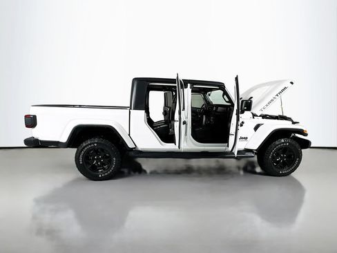 Used 2021 Jeep Gladiator Sport AWD/4WD image 28
