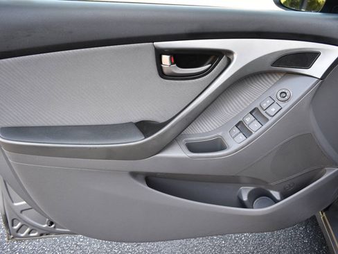 Used 2012 Hyundai Elantra GLS w/ Preferred Pkg 3 FWD image 15