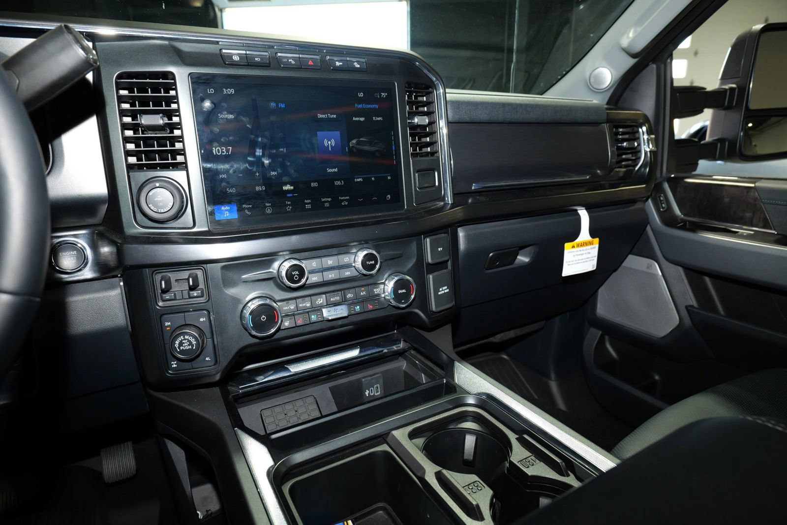 Used 2023 Ford F250 Lariat w/ Lariat Ultimate Package AWD/4WD image 23