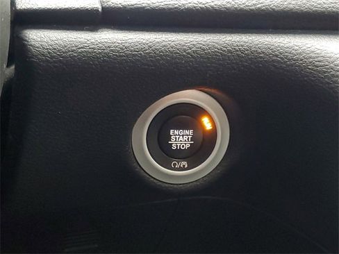 Used 2020 Chrysler Pacifica Limited image 21