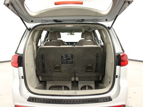 Used 2019 Kia Sedona L image 14