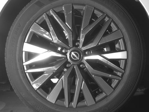 Used 2025 Nissan Altima 2.5 SV FWD image 13