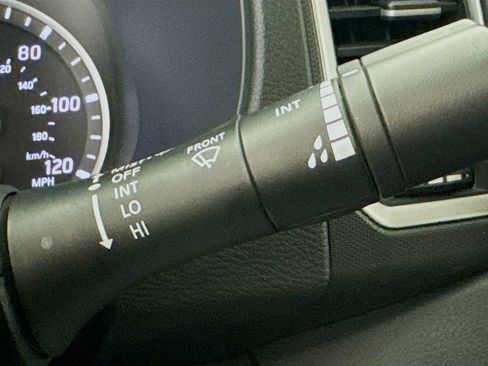Used 2022 Nissan Frontier SV RWD image 14