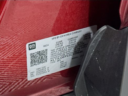 Used 2025 Chevrolet Trax RS image 12