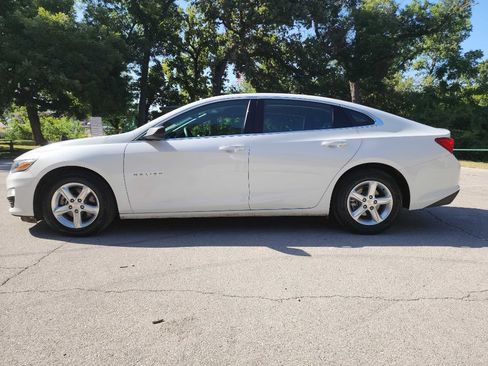 Used 2023 Chevrolet Malibu LS FWD image 4