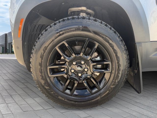Used 2023 Land Rover Defender 90 S AWD/4WD image 9