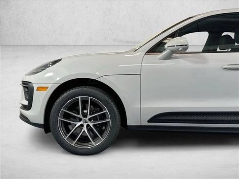 Used 2026 Porsche Macan AWD/4WD image 27
