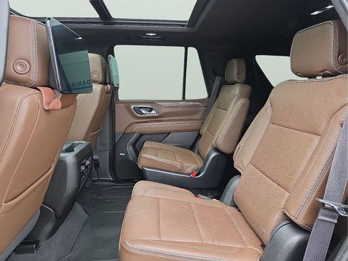 Used 2023 Chevrolet Tahoe High Country AWD/4WD image 11