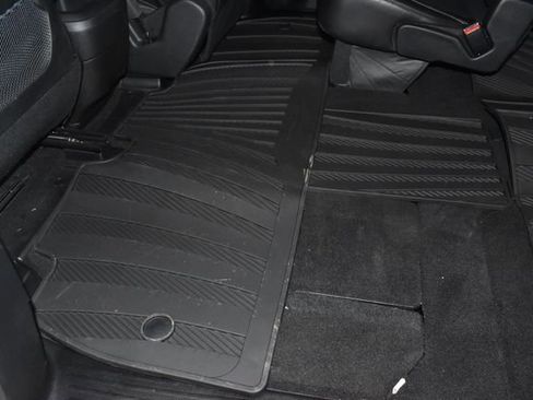 Certified 2025 Chrysler Pacifica Select image 35