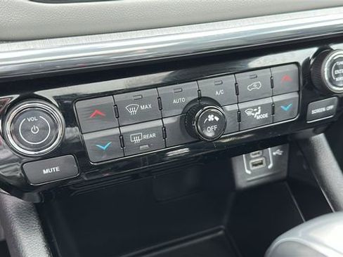 Used 2022 Jeep Compass Limited w/ Sun and Sound Group image 17