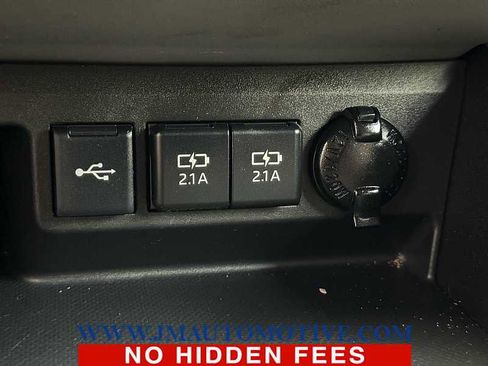 Used 2021 Toyota Highlander XLE image 39