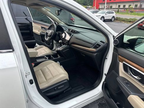 Certified 2017 Honda CR-V Touring image 11