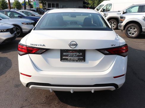 Used 2024 Nissan Sentra SV FWD image 4