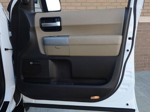 Used 2008 Toyota Sequoia Limited AWD/4WD image 28