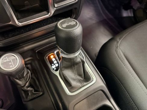 Used 2021 Jeep Wrangler Sport AWD/4WD image 15