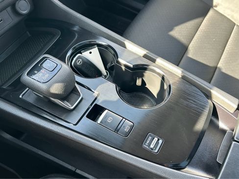 Used 2023 Nissan Rogue SV w/ SV Premium B Package image 33