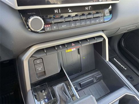 Used 2023 Toyota Tundra Limited image 30