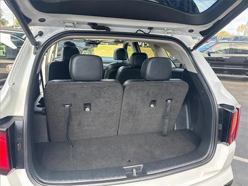 Used 2021 Kia Sorento EX w/ Panoramic Sunroof Package image 17