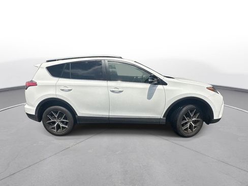 Used 2018 Toyota RAV4 SE w/ Power Extra Value Package FWD image 5
