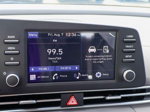 New 2026 Hyundai Elantra SE FWD image 5