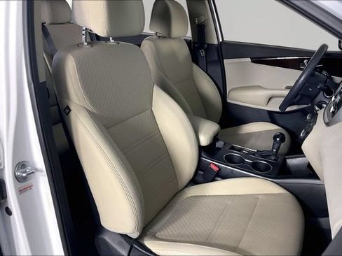 Used 2017 Kia Sorento LX FWD image 26