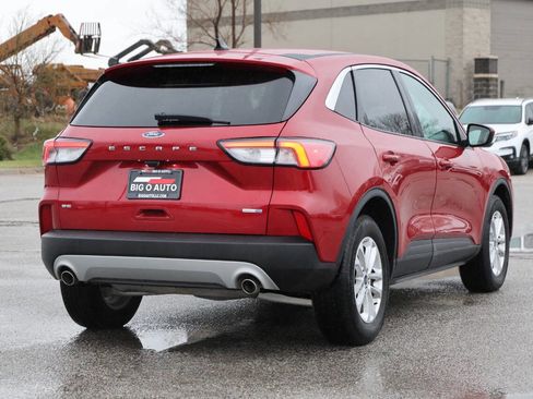 Used 2020 Ford Escape SE image 9