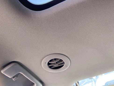 Used 2019 GMC Acadia SLT AWD/4WD image 28