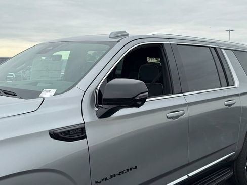 New 2026 GMC Yukon XL Elevation w/ Elevation Premium Package AWD/4WD image 14