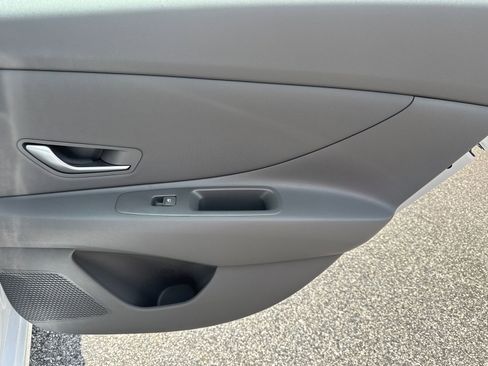 Certified 2025 Hyundai Elantra Sport image 16