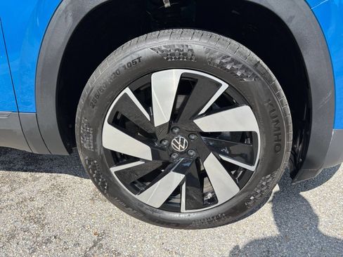 Used 2026 Volkswagen Atlas Cross Sport SE FWD image 29