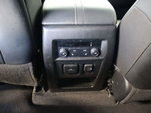 Used 2020 Chevrolet Traverse Premier image 14