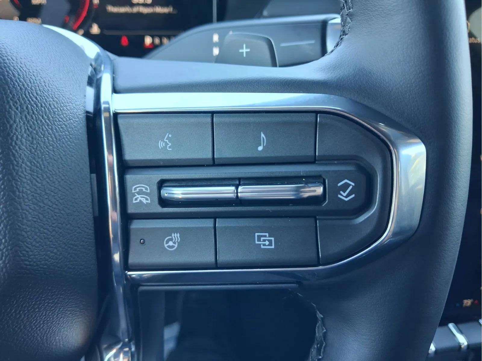 Used 2026 GMC Acadia AWD Elevation w/ Elevation Premium Package image 21