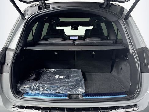 New 2026 Mercedes-Benz GLS 580 4MATIC image 23