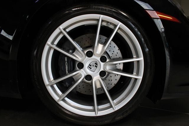Used 2025 Porsche 911 Carrera RWD image 41