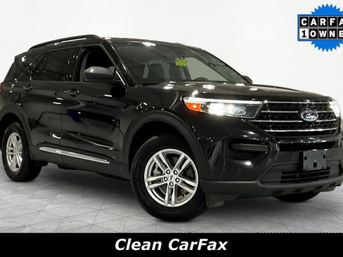 Used 2023 Ford Explorer XLT AWD/4WD image 3