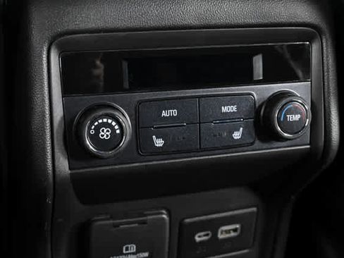 Used 2022 GMC Acadia SLT w/ Technology Package image 18