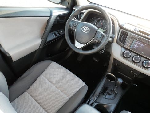 Used 2014 Toyota RAV4 LE image 9