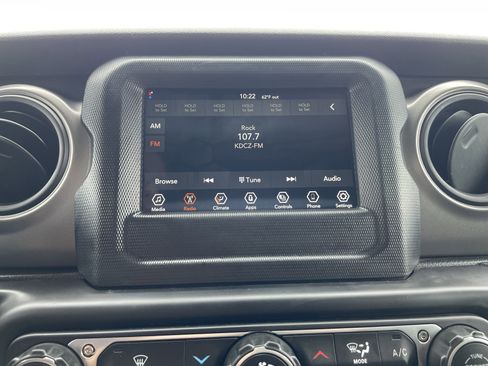 Used 2023 Jeep Gladiator Sport image 5