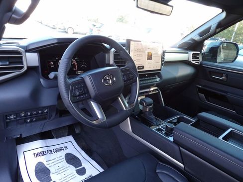 Used 2026 Toyota Tundra Limited AWD/4WD image 14