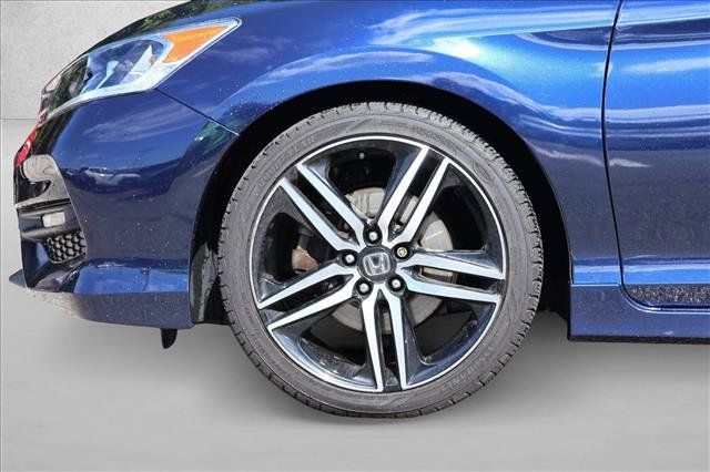 Used 2016 Honda Accord Sport image 9
