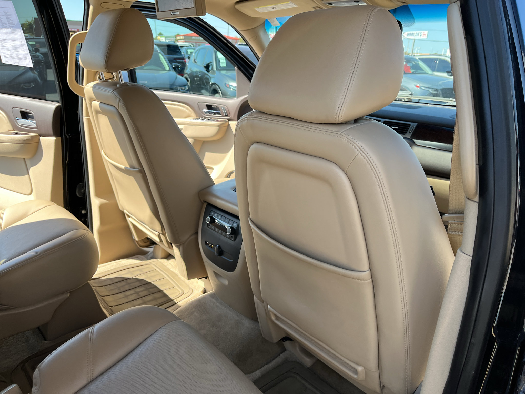 Used 2013 GMC Yukon XL Denali AWD/4WD image 37