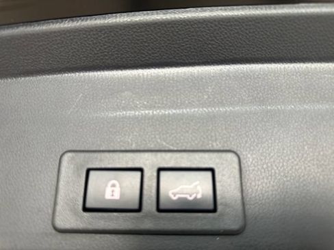 Used 2023 Subaru Ascent Limited AWD/4WD image 18
