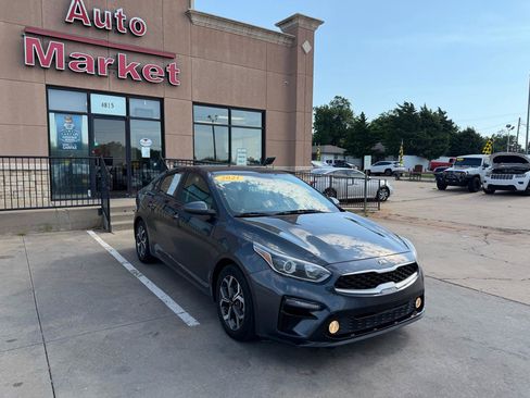 Used 2021 Kia Forte LXS FWD image 3